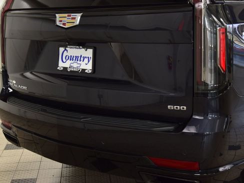Used 2022 Cadillac Escalade Sport w/ Touring Package AWD/4WD image 19