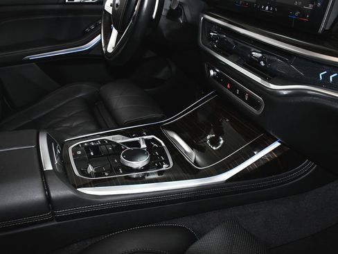 Used 2024 BMW X7 xDrive40i image 73