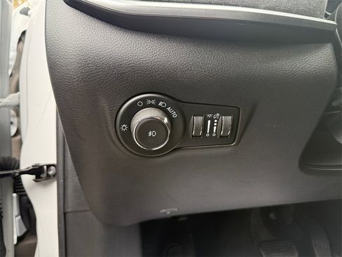 Certified 2024 Jeep Compass Latitude image 18