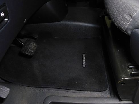 Used 2019 Mercedes-Benz Metris Passenger image 29