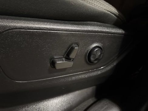 Used 2021 RAM 1500 Big Horn AWD/4WD image 4