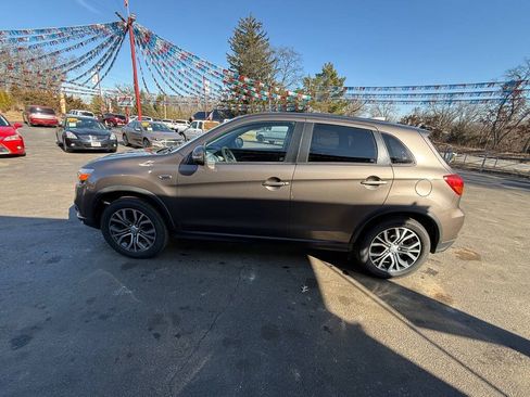 Used 2018 Mitsubishi Outlander Sport ES FWD image 5