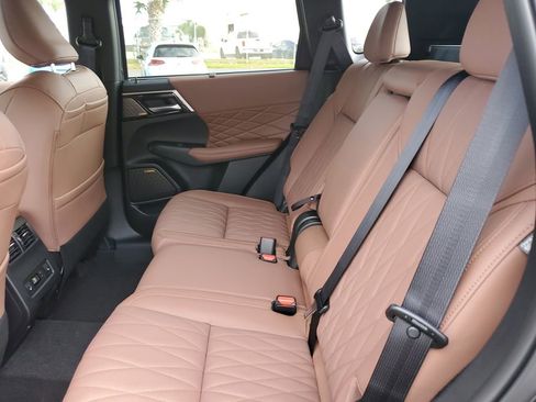 New 2026 Mitsubishi Outlander SEL FWD image 13