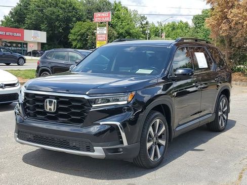 Used 2025 Honda Pilot Touring image 38