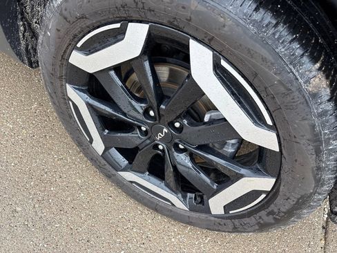 Used 2025 Kia Telluride S AWD/4WD image 8