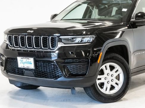 Used 2023 Jeep Grand Cherokee Laredo AWD/4WD image 2
