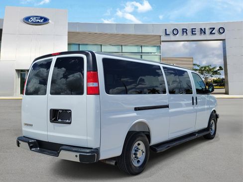 Used 2025 Chevrolet Express 3500 LT w/ LT Preferred Equipment Group RWD image 5