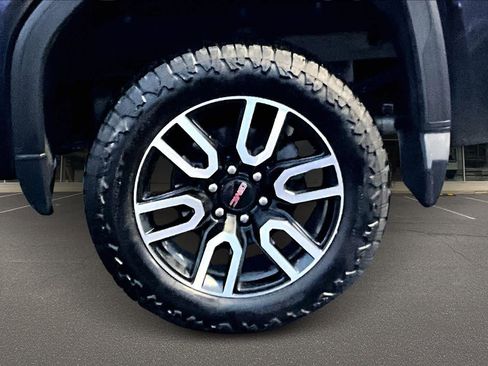 Used 2022 GMC Sierra 1500 AT4 w/ AT4 Premium Package image 47