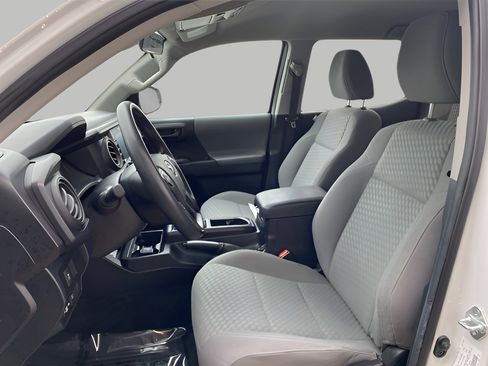 Used 2021 Toyota Tacoma TRD Off-Road image 8