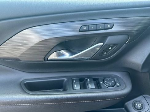 Used 2020 GMC Terrain SLT w/ Preferred Package FWD image 11