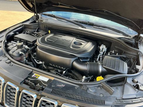 Used 2019 Jeep Grand Cherokee Limited image 23