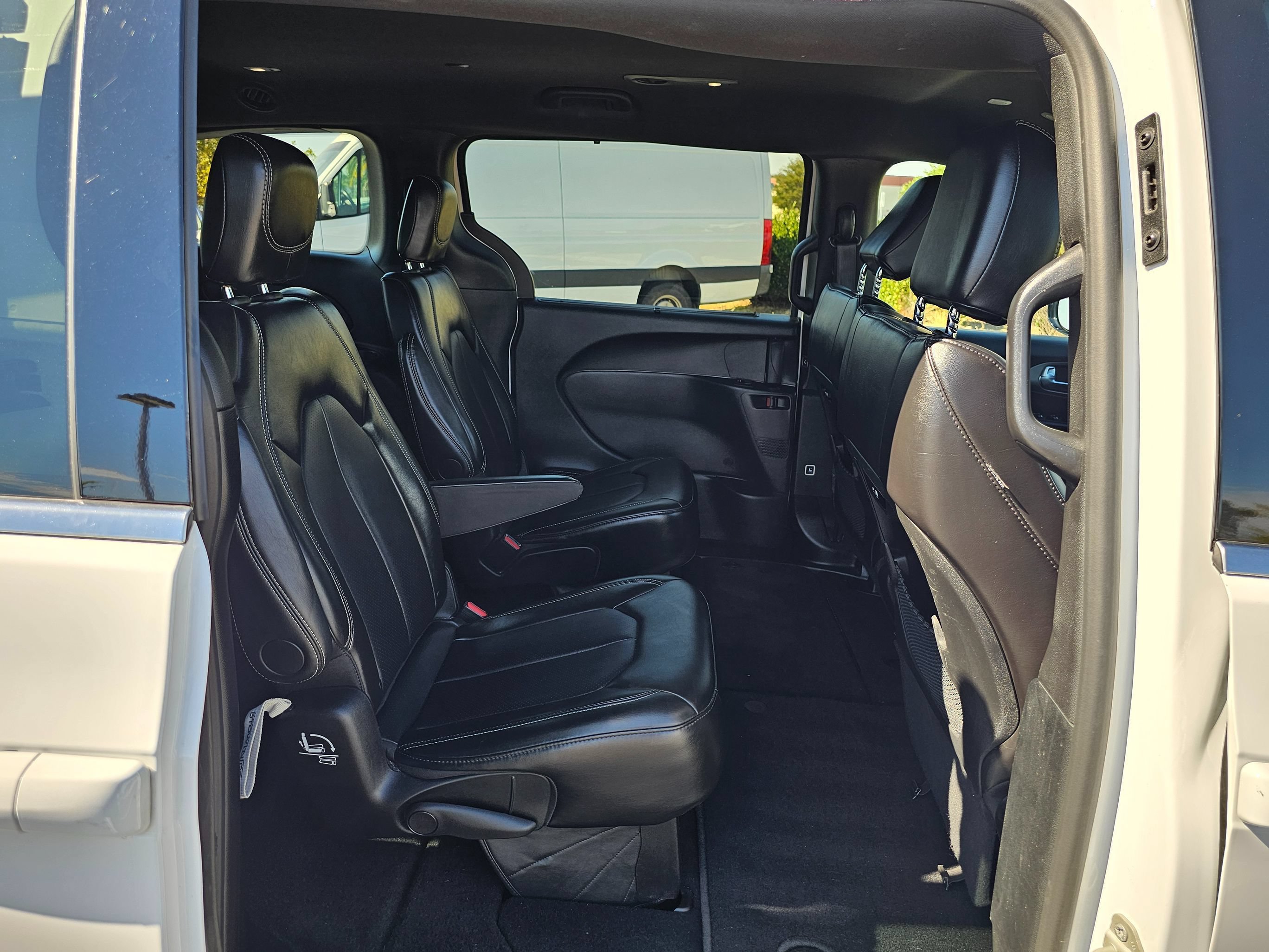 Used 2025 Chrysler Pacifica Select FWD image 31