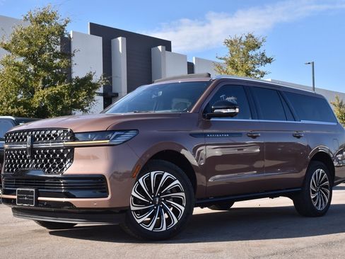 New 2025 Lincoln Navigator L Black Label image 1