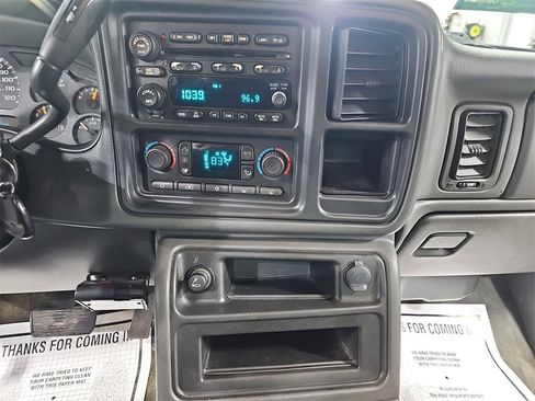 Used 2006 Chevrolet Silverado 1500 LT w/ Onstar Plus Package image 23