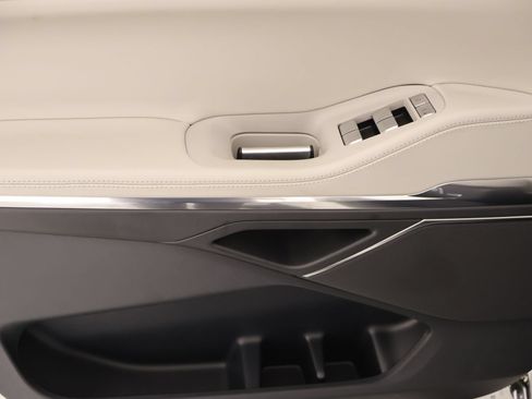 New 2026 Lincoln Navigator Premiere AWD/4WD image 16