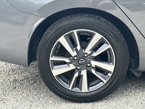 Used 2023 Nissan Versa SV image 21