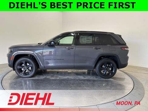 New 2025 Jeep Grand Cherokee Altitude w/ Trailer Tow Package image 4