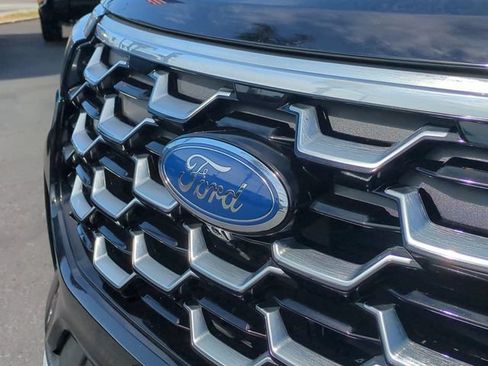 Used 2025 Ford Explorer Platinum w/ Ultimate Package AWD/4WD image 10