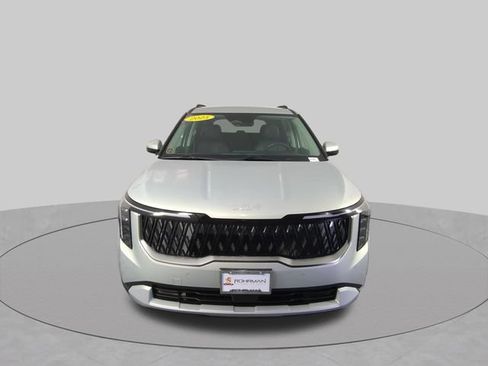 Used 2025 Kia Carnival EX FWD image 16