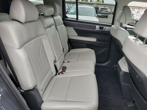 Used 2025 Hyundai Santa Fe SEL FWD image 25