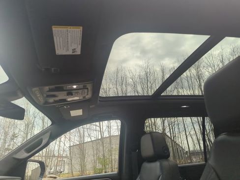 Used 2021 Chevrolet Suburban Z71 AWD/4WD image 27