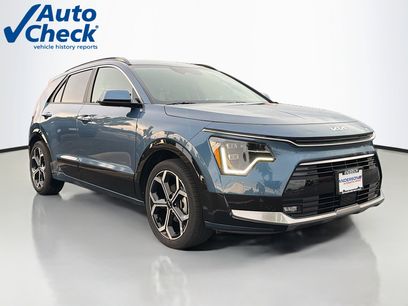 Used 2025 Kia Niro SX Touring