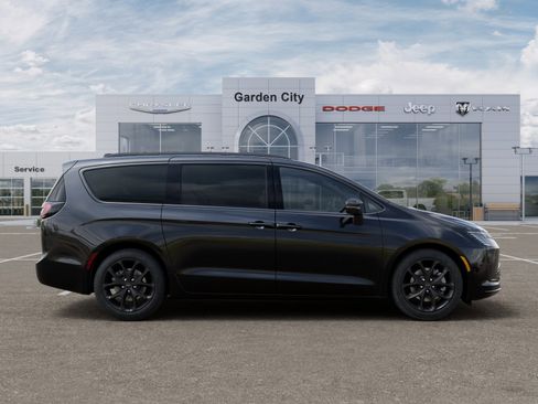 New 2027 Chrysler Pacifica Limited AWD/4WD image 21