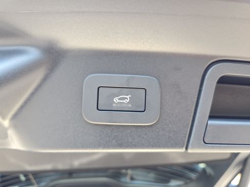 New 2026 Land Rover Range Rover Velar S AWD/4WD image 13