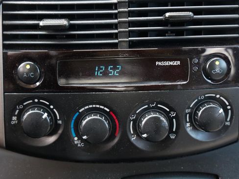 Used 2010 Toyota Sienna CE FWD image 30