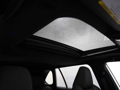 Used 2024 Toyota RAV4 SE image 18