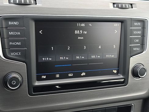 Used 2017 Volkswagen Golf S image 20