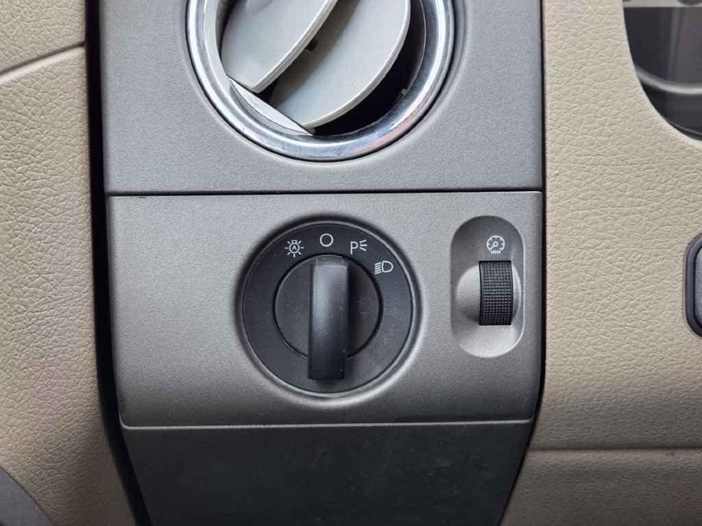 Used 2004 Ford F150 Lariat AWD/4WD image 24