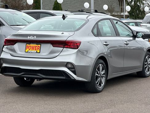 Used 2023 Kia Forte LXS w/ LXS Technology Package image 4