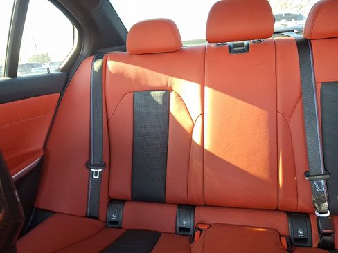 Used 2022 BMW M3 Competition w/ M Carbon Exterior Package image 18