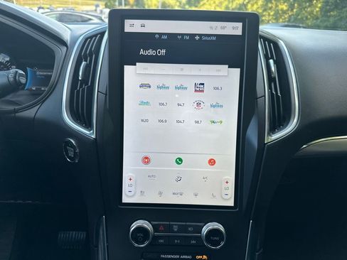 Used 2024 Ford Edge Titanium image 17