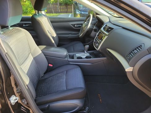 Used 2017 Nissan Altima 2.5 SV FWD image 6
