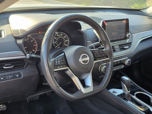 Used 2024 Nissan Altima 2.5 SR image 14