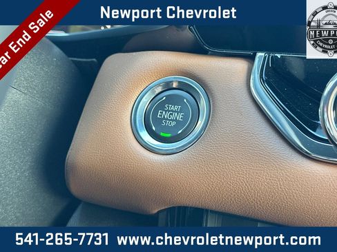 New 2025 GMC Canyon AT4 w/ AT4 Premium Package image 16