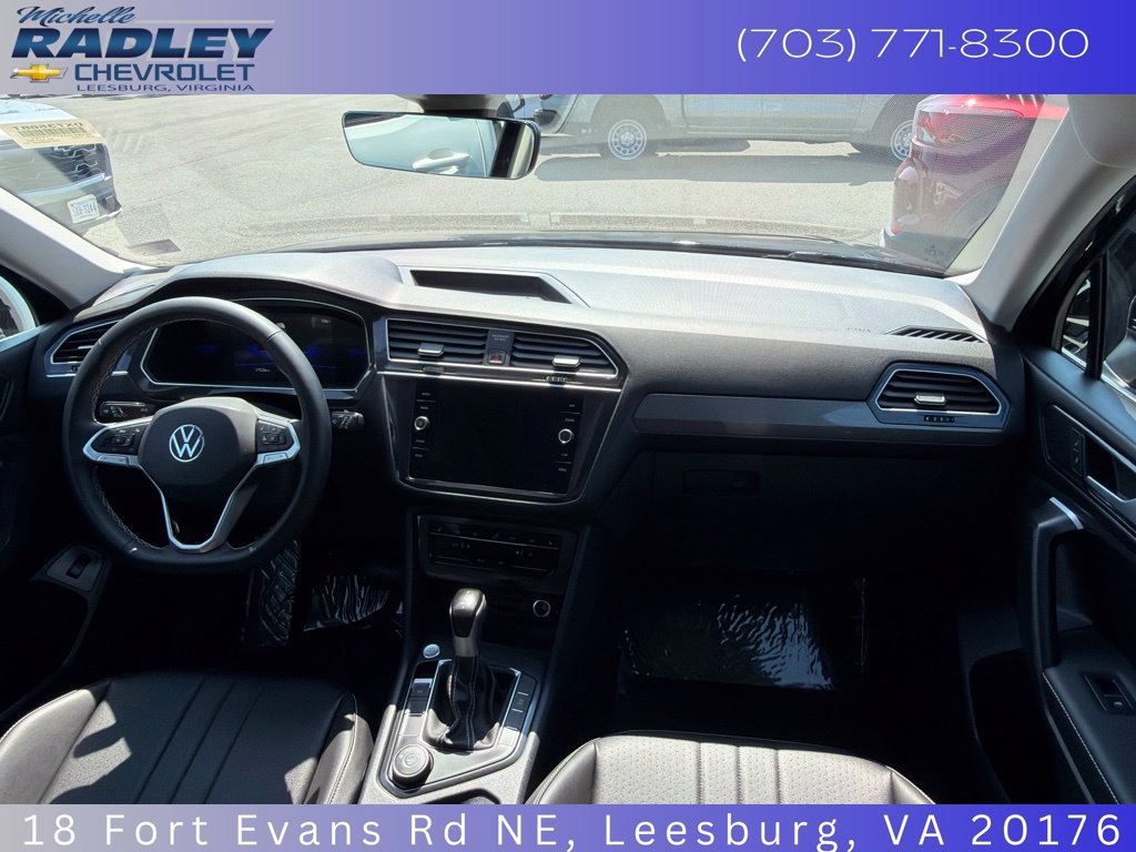 Used 2024 Volkswagen Tiguan SE w/ Panoramic Sunroof Package AWD/4WD image 4