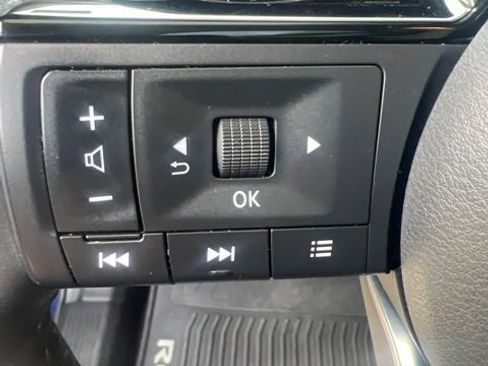 Used 2021 Nissan Rogue Platinum FWD image 26