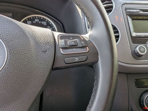 Used 2014 Volkswagen Tiguan S FWD image 17