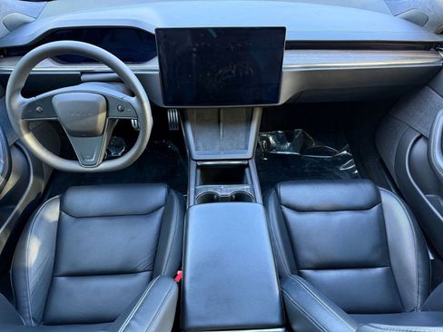 Used 2021 Tesla Model S Plaid image 18