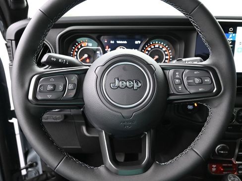 New 2025 Jeep Wrangler Unlimited Rubicon image 13