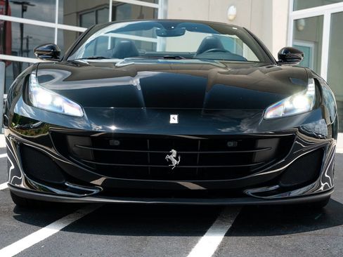Used 2019 Ferrari Portofino RWD image 4