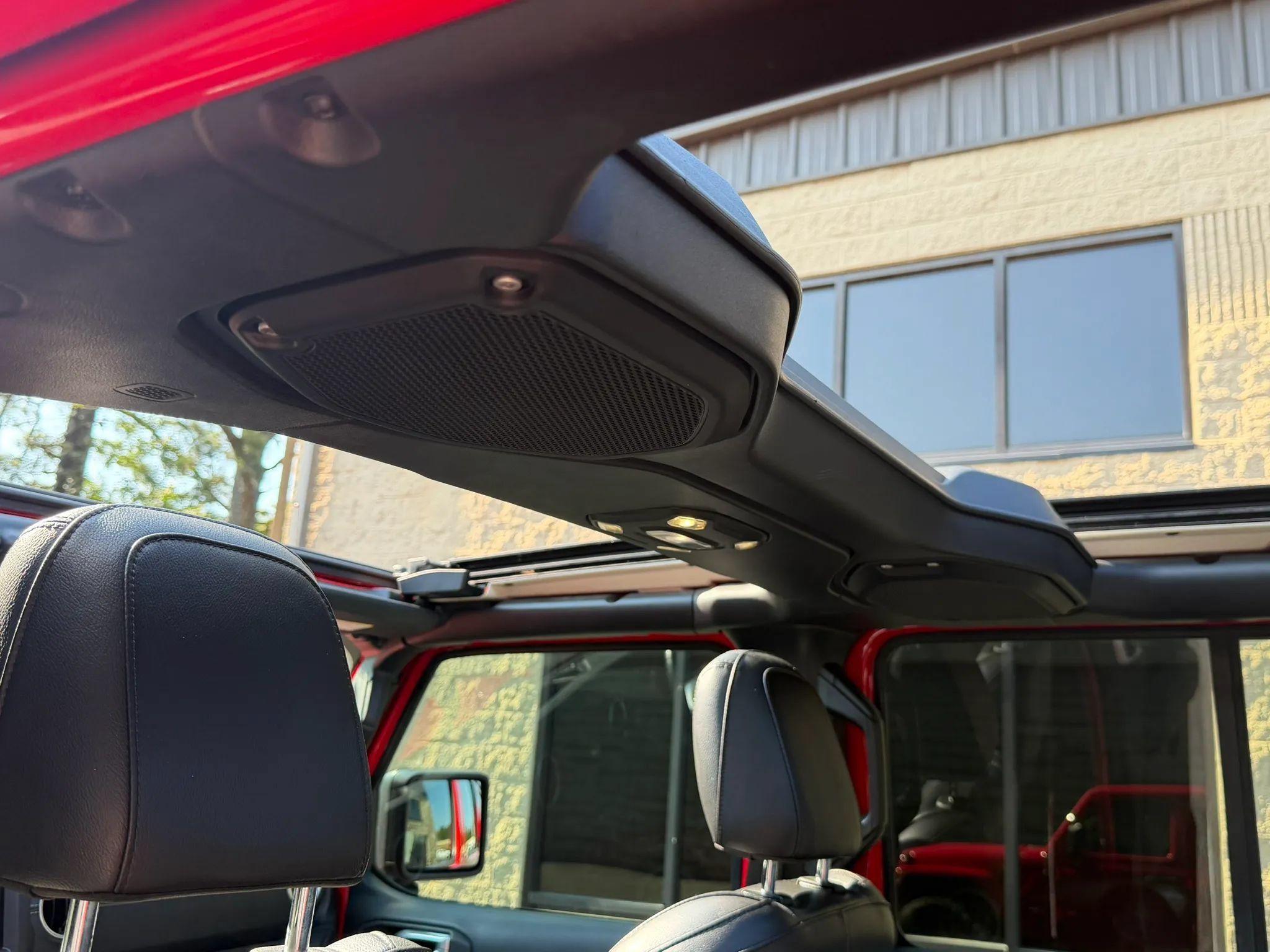 Used 2019 Jeep Wrangler Unlimited Sahara w/ LED Lighting Group AWD/4WD image 32
