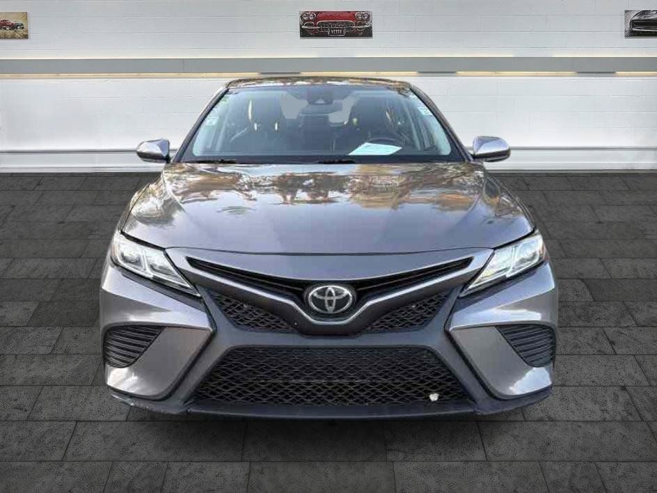 Used 2019 Toyota Camry SE FWD image 2