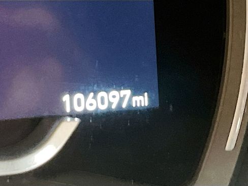 Used 2020 Hyundai Santa Fe SEL w/ Convenience Package image 12