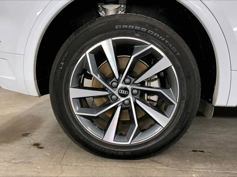 Used 2023 Audi Q5 2.0T Premium w/ Convenience Package image 12