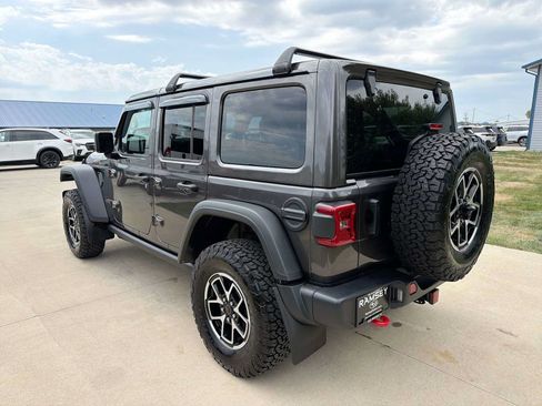 Used 2026 Jeep Wrangler Unlimited Rubicon AWD/4WD image 4