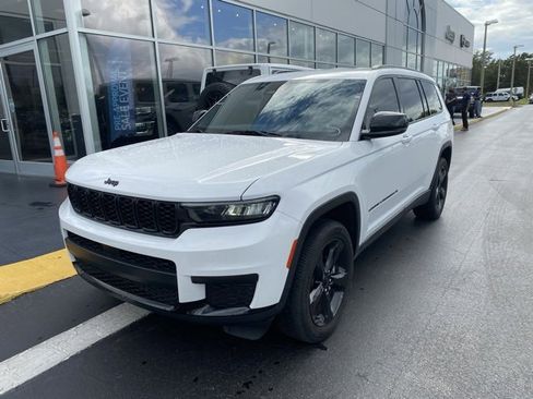 Used 2021 Jeep Grand Cherokee L Laredo image 4